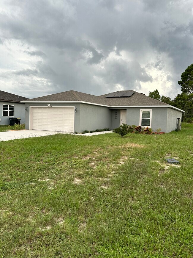 Building Photo - 108 Maple Dr