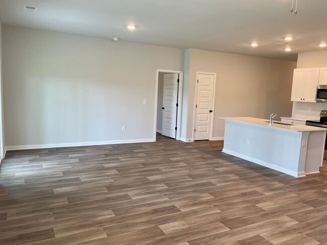 Building Photo - 1027 Harbor Dr