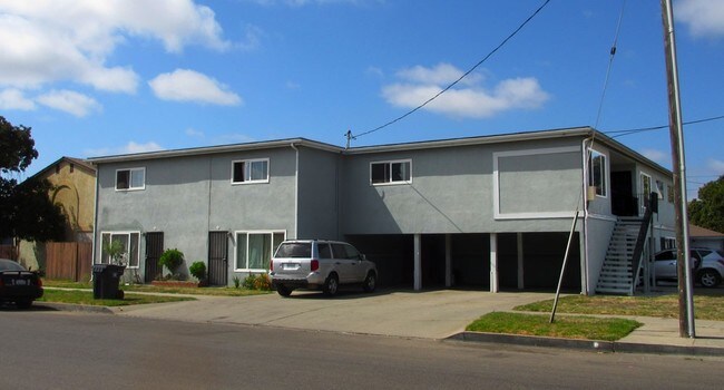 Building Photo - 225 S Russell Ave