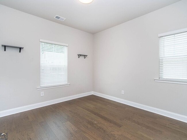 Building Photo - 831 Corsiglia Farm
