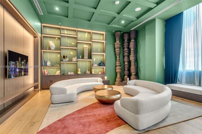 Building Photo - 11 NE 6th St