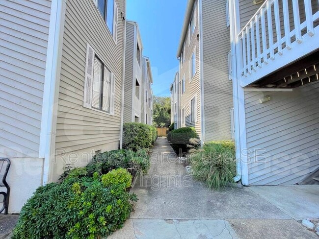 Building Photo - 2325 Sea Shell Rd