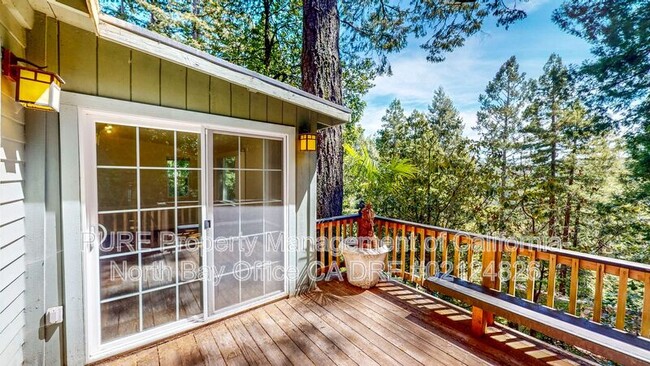 Building Photo - 17475 Summit Ave