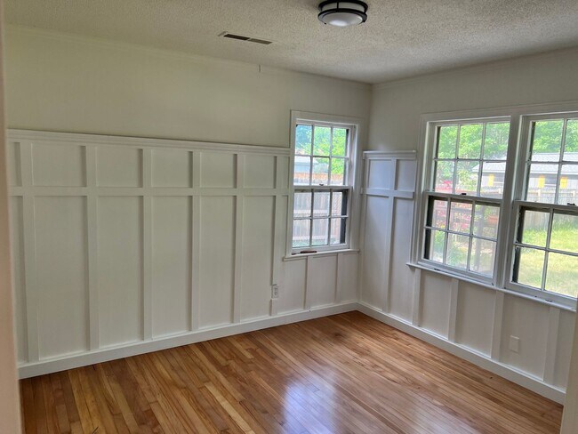 Building Photo - COMING SOON! 2/ 1 Home for Rent!