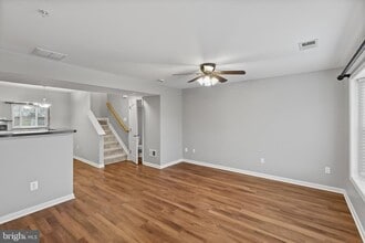 Building Photo - 1900 Lennox Dr