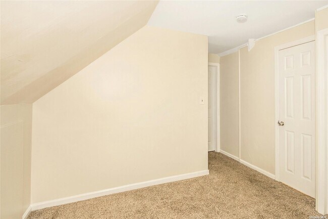 Building Photo - 88 Choir Ln