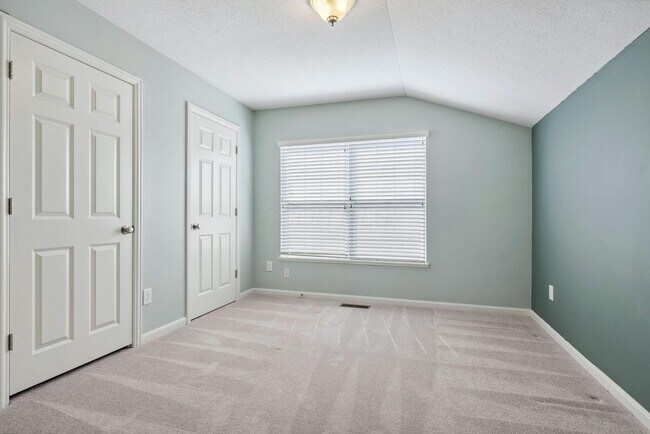 Building Photo - 7885 Waggoner Trace Dr