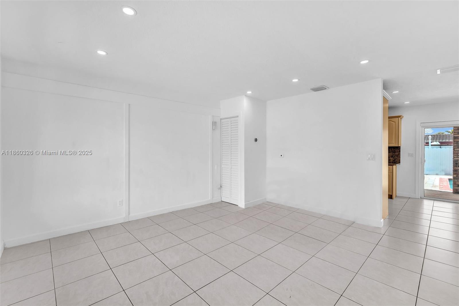 Building Photo - 3341 SW 94th Ct
