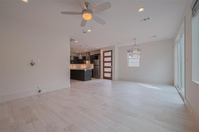 Building Photo - 11603 Royal Ivory Crossing