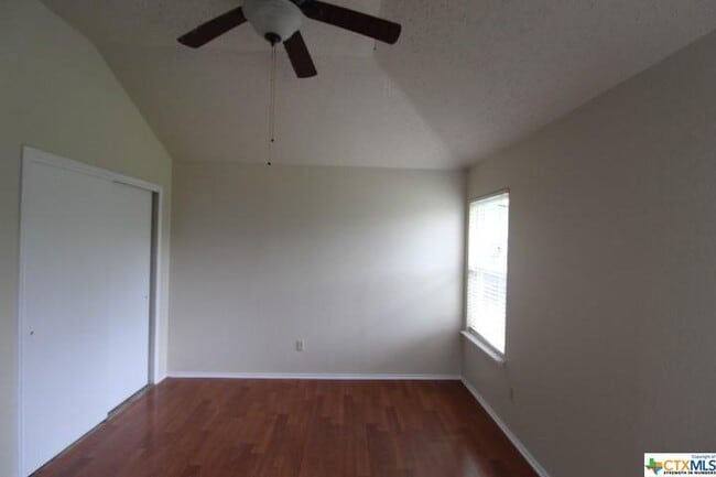 Building Photo - 2305 Woodlands Dr