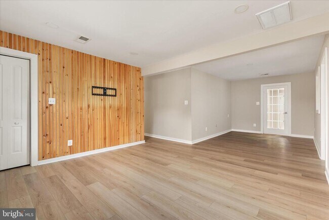 Building Photo - 14013 Glenkirk Rd