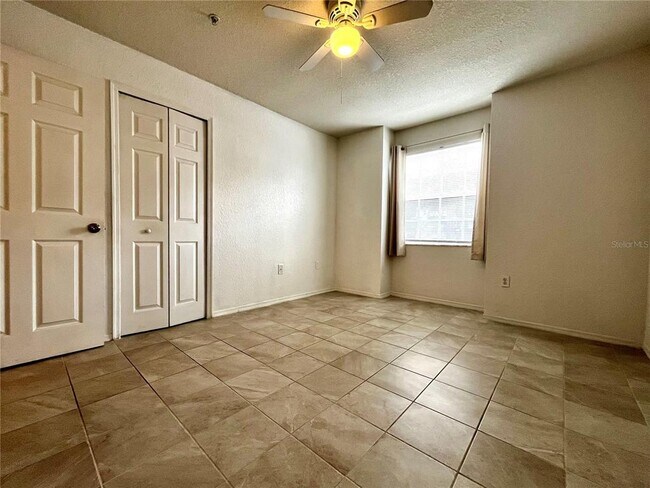 Building Photo - 14037 Fairway Island Dr