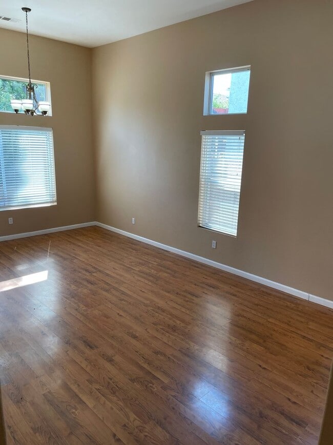 Building Photo - Beautiful Rocklin 4 Bedroom Home with 3 Ca...