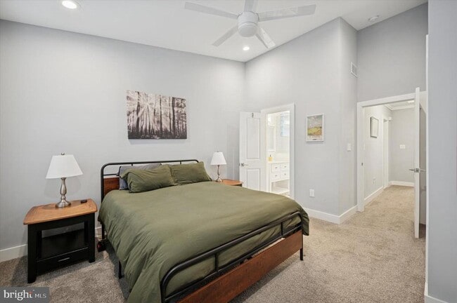 Building Photo - 327 Leverington Ave