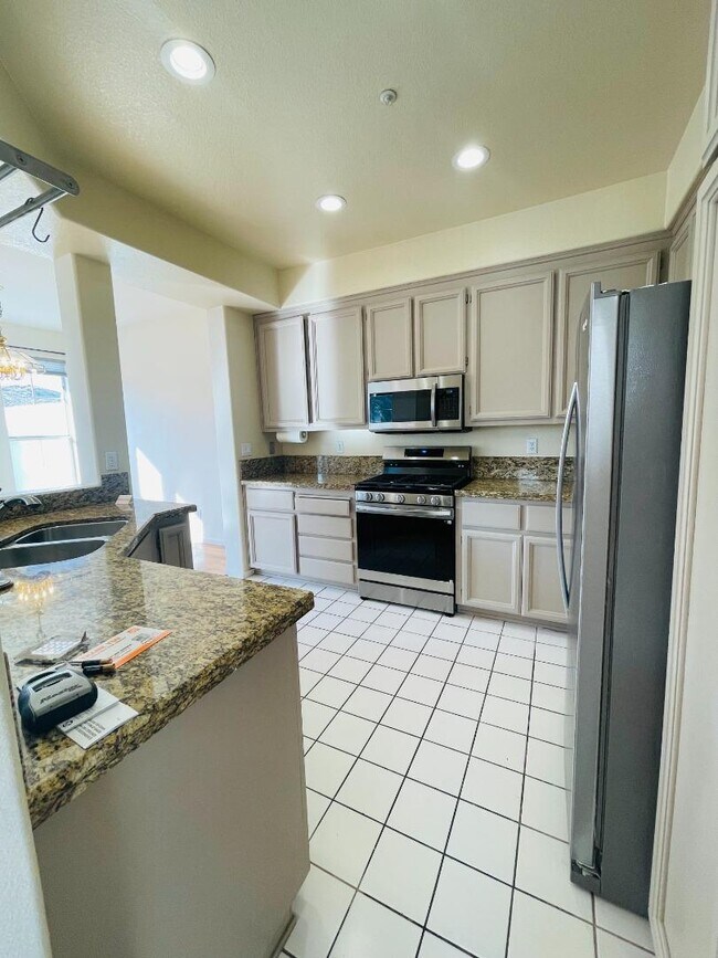Building Photo - 596 Shoal Cir