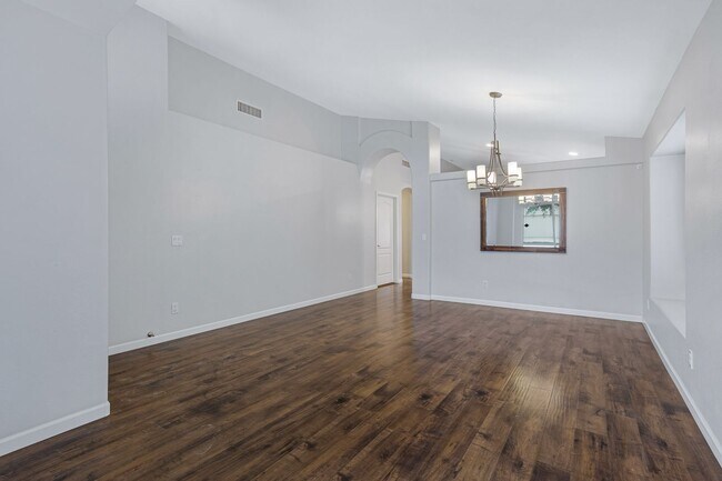 Building Photo - 4 Bedroom/2 Bathroom Remodeled home with S...
