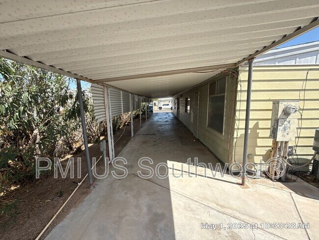 Building Photo - 818 Church St