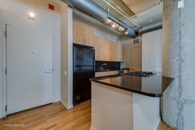 Building Photo - 130 S Canal St
