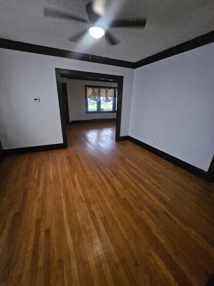 Building Photo - 4280 E 124th St