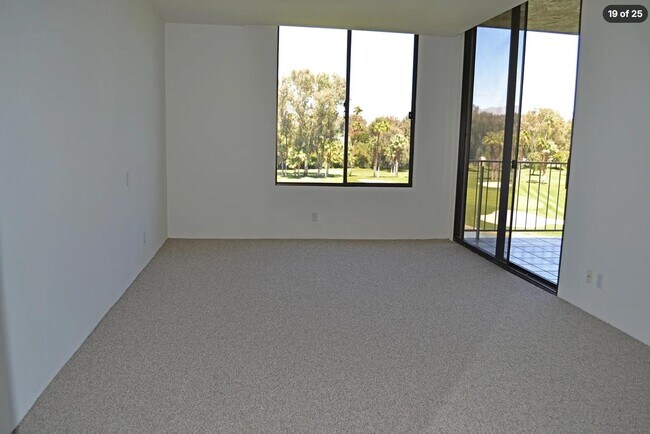 Building Photo - 910 Island Dr