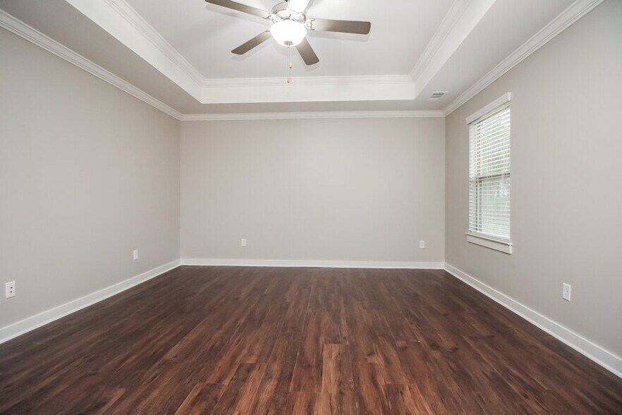 Building Photo - 2032 Hamilton Hill Dr