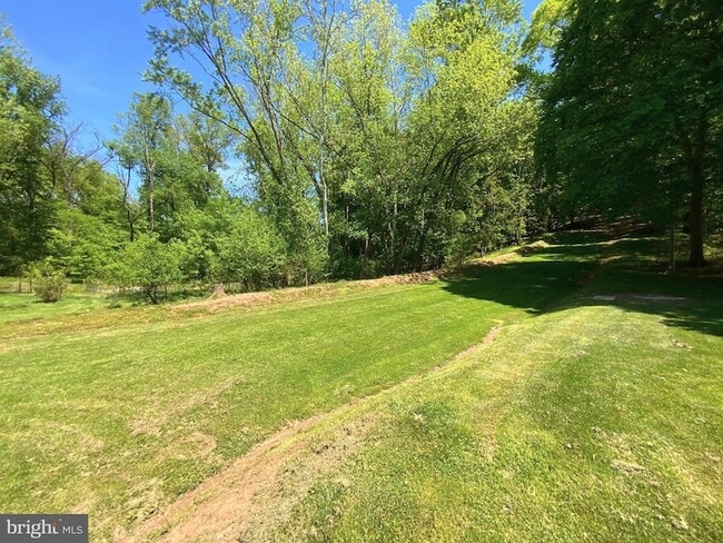 Building Photo - 5763 Hawk Ridge Rd