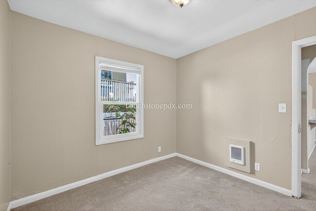 Building Photo - *$700 OFF SECOND MONTHS RENT* Brentwood-Da...