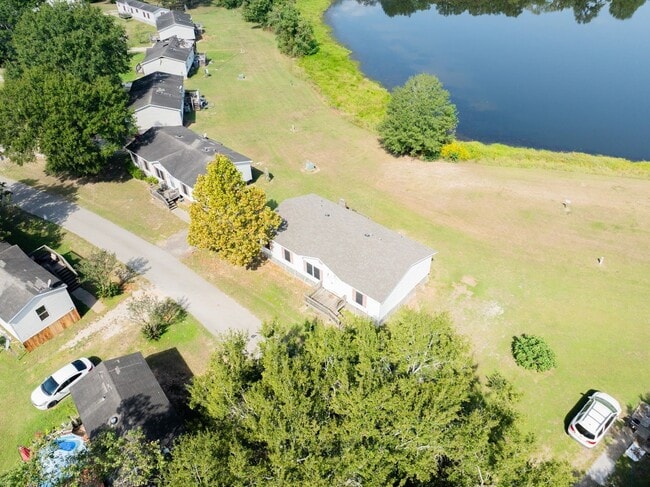 Building Photo - 30820 Peaches Way