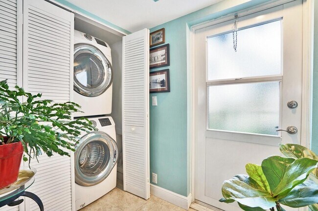 Building Photo - 3500 S Ocean Blvd