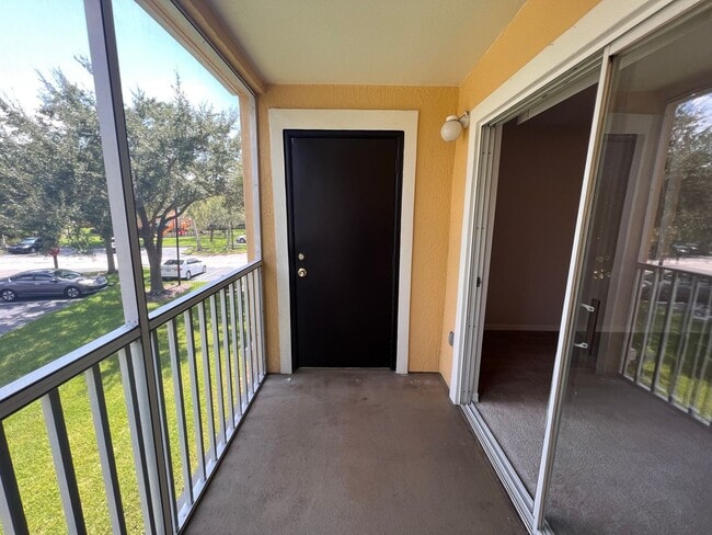 Building Photo - Awesome apartment at Cypress fairway!