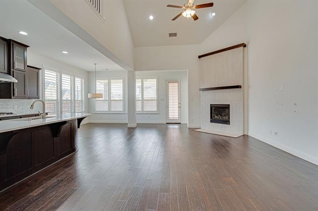 Building Photo - 9001 Violet Dr