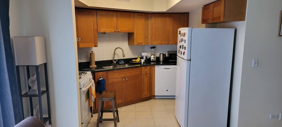 Kitchen - 2322 S Canal St