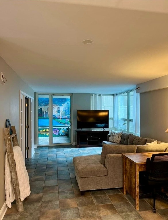 Building Photo - 345 N La Salle Dr