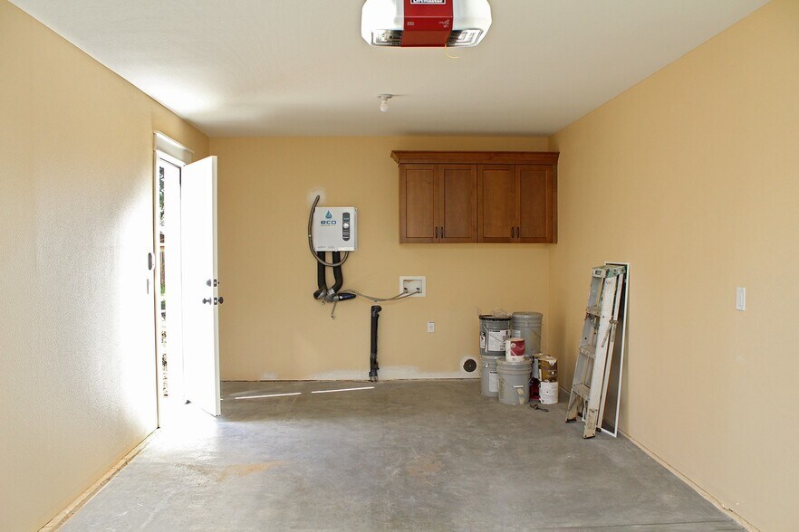 Building Photo - 3639 SE 73rd Ave