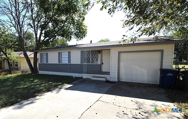 Primary Photo - 2107 Brantley Ave