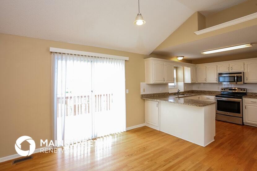 Building Photo - 1221 Rosehill Dr