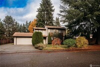 Building Photo - Close in Quiet Neighborhood,
