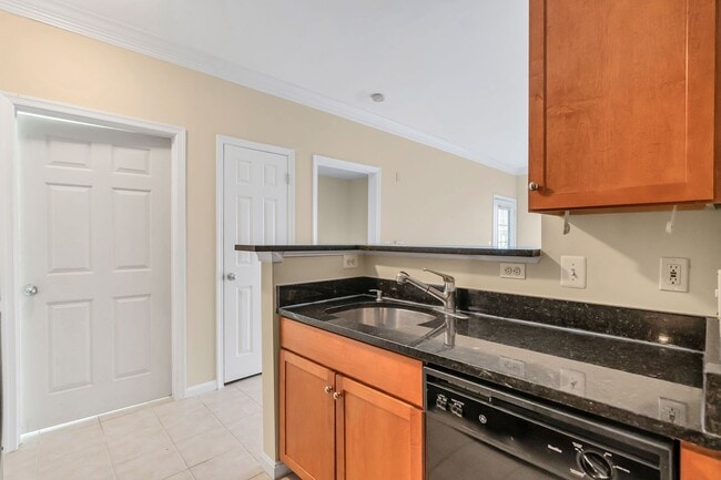 Building Photo - Beautiful 1 Bedroom 1 Bathroom Condo In Much Sought After Exchange At Van Dorn