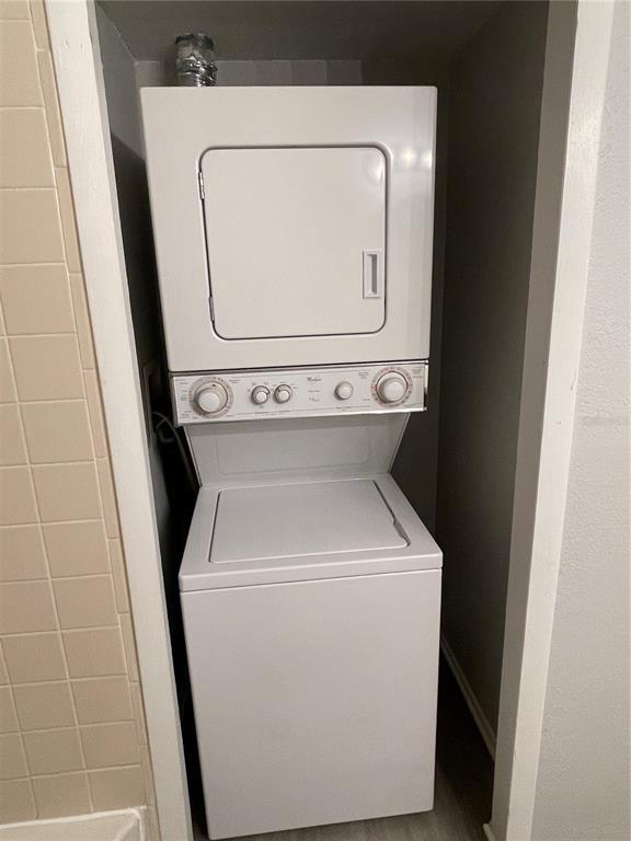 Building Photo - 5295 Images Cir