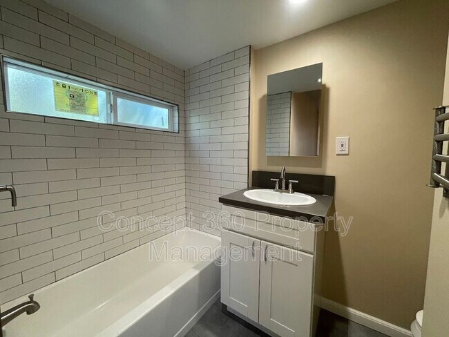 Building Photo - 4158 E Wilton St