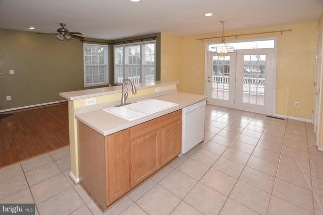 Building Photo - 43088 Shadow Terrace