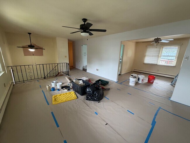 Building Photo - Spacious 4-Bedroom Home on a Large Lot in Toms River