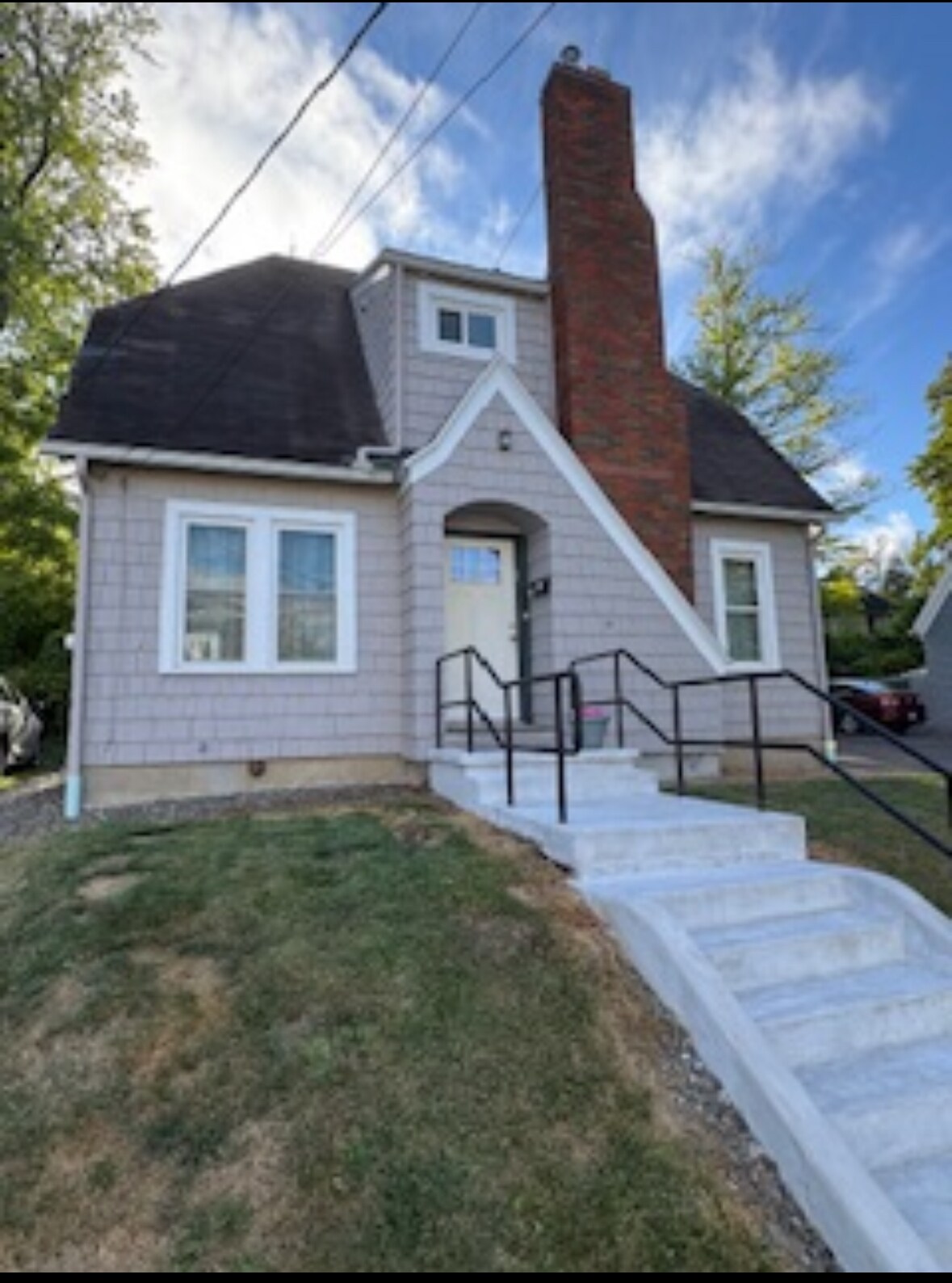 Building Photo - 119 Linden Ave