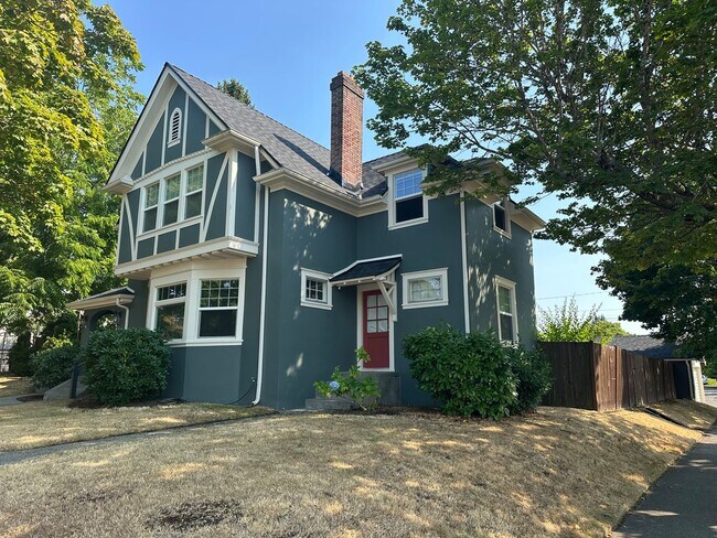 Building Photo - 4022 N 28th St