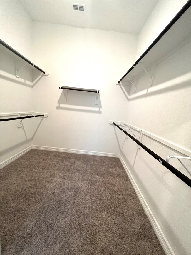 Building Photo - 24239 Maple Summit Ln