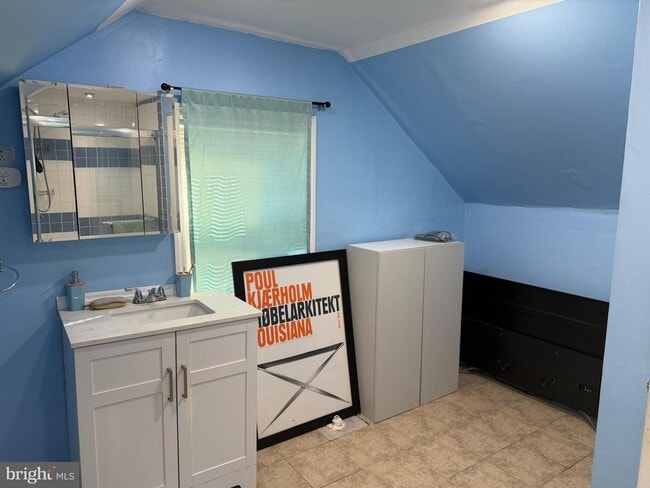 Building Photo - 127 Dory Ct