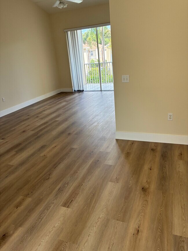 Building Photo - 4250 Players Pl