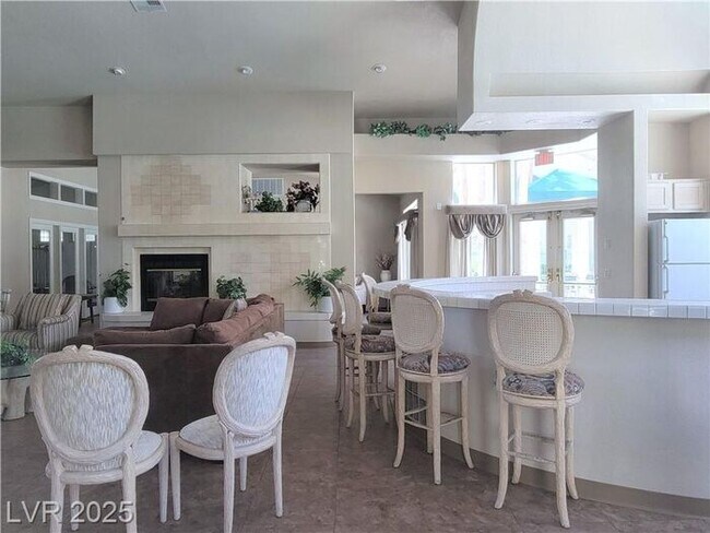 Building Photo - VERY DESIRABLE GREEN VALLEY 1ST FLOOR UNIT...