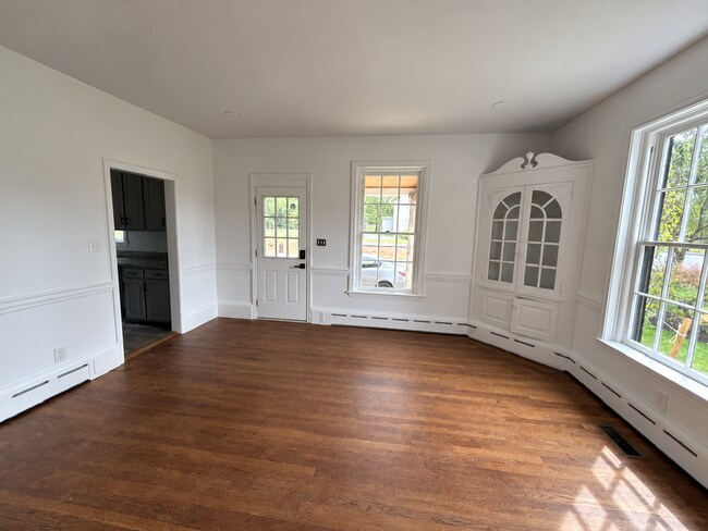 Building Photo - 560 E Baltimore St