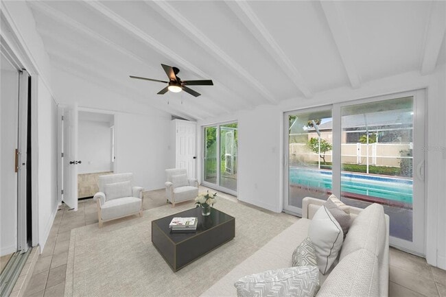 Building Photo - 3307 Pinetree St